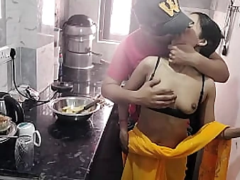 Desi Bhabhi Shabnam & Khan Baba share a crimson-steamy Kitchen bang-out with husband