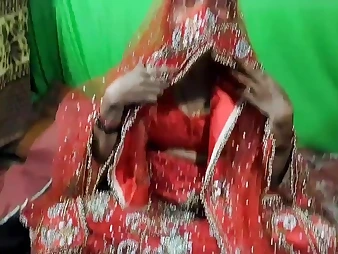 Desi Indian wifey & husband get pulverized in Suhagraat like never before