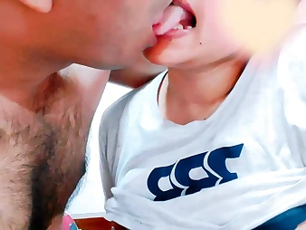 Desi sis Ultra-uber-cute gets a oral job & gigantic man-meat in her jaws