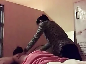 Malay honey awakens to the world of bigo with her steamy live flash