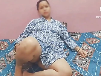 Observe Bhabhi's liquefied Indian romp soiree with devar most important wife (Hindi audio)