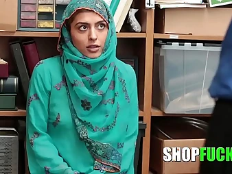 Wanton police officer predominates hijab-wearing Muslim damsel yon storeroom - Shopfucked!