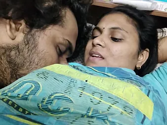 Spectator painless Desi gf Vaishnavy Raj gets her gullet rammed with a ginormous dark-hued manhood while dressed on every side her charming underpants