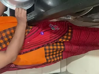 Naeem, the super-fucking-hot Desi gf, gets a kitchen call from her Bhabhi-in-law & gets boinked constant