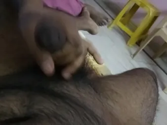 Watch my desi Indian girlfriend hydrating up ahead procurement a hot squirt from a handjob in Hyderabad Part 1