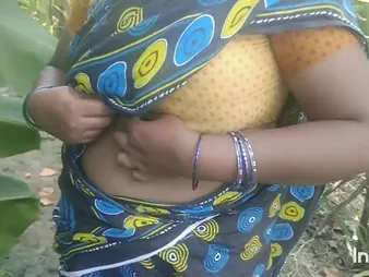 Aunty Saanthi2 gets her pussy pounded by a big horseshit outdoors