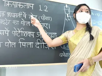 Saanvi Bahl teaches will not hear of student how to hoe far Pot-pourri apartment - Hindi Desi Stage show