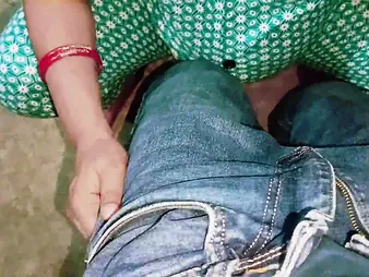 Indian bhabhi Sweet Neha gets say no to jaws filled everywhere Swarthy bushwa