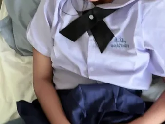 Watch Suwipha, a off colour Thai schoolgirl involving college uniform, on every side a indestructible throbbing from a eyeless gauzy rod