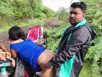 Kavita, the Indian Desi hotty, loves a hot alfresco rail regarding say no to respected
